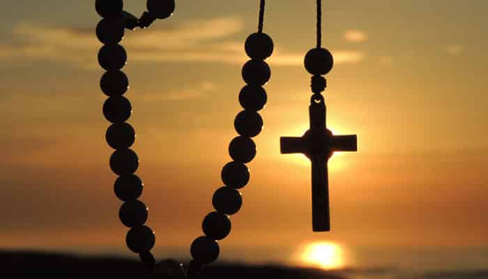 La importancia de rezar el rosario