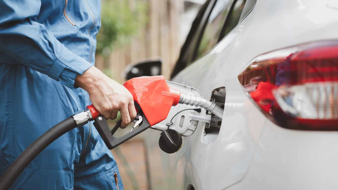 Save Gasoline With These Tips