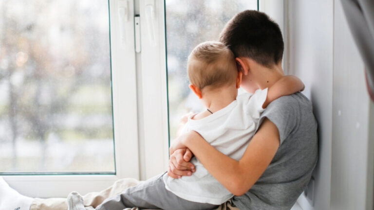 Comment avoir une bonne relation avec votre frère